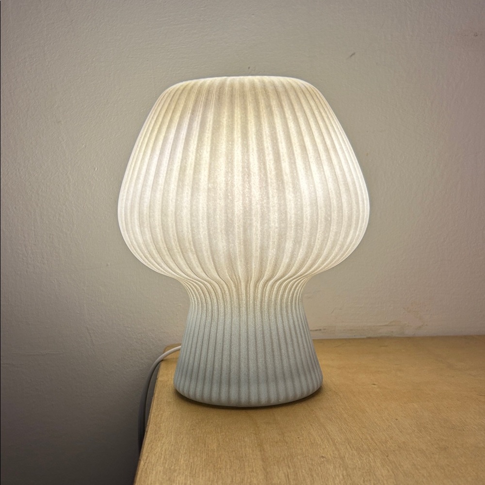 Soft Texture Ribbed / Stripe Effect Table Lamp